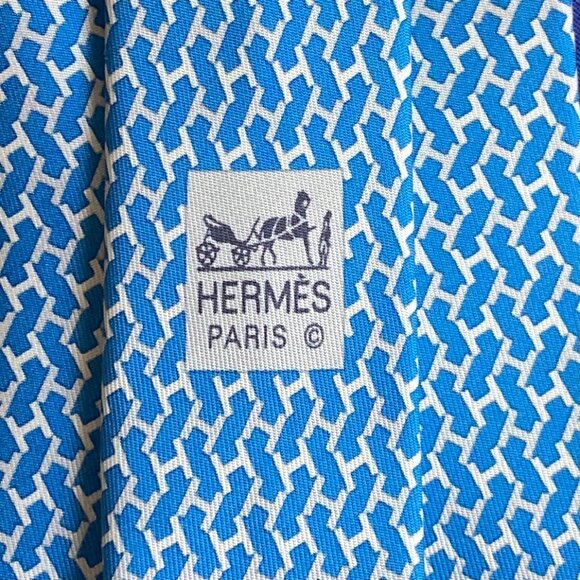 NEW IN BOX HERMES TIE - LIGHT BRIGHT BLUE & WHITE MODERN BOLD H BLOCK LINK XL - Picture 4 of 6